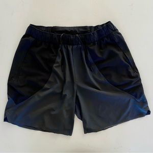 Lululemon Linerless Short 7” M